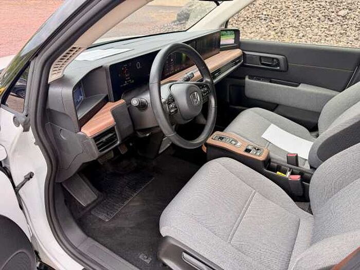 Honda e Basis