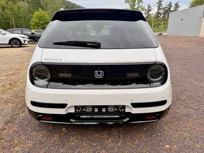 Honda e Basis